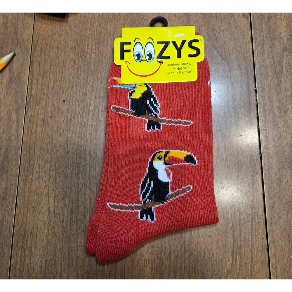 Foozys Toucan Bird Novelty Crew Socks Red Tropical Animal Print FC-148 Size 9-11